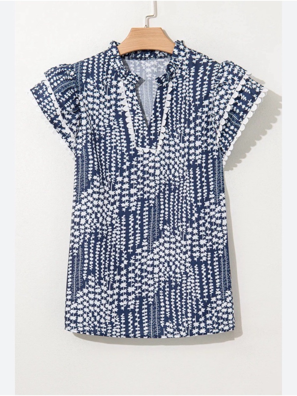 Entro Ric Rac Navy Floral Top. Size Large - Picture 2 of 6